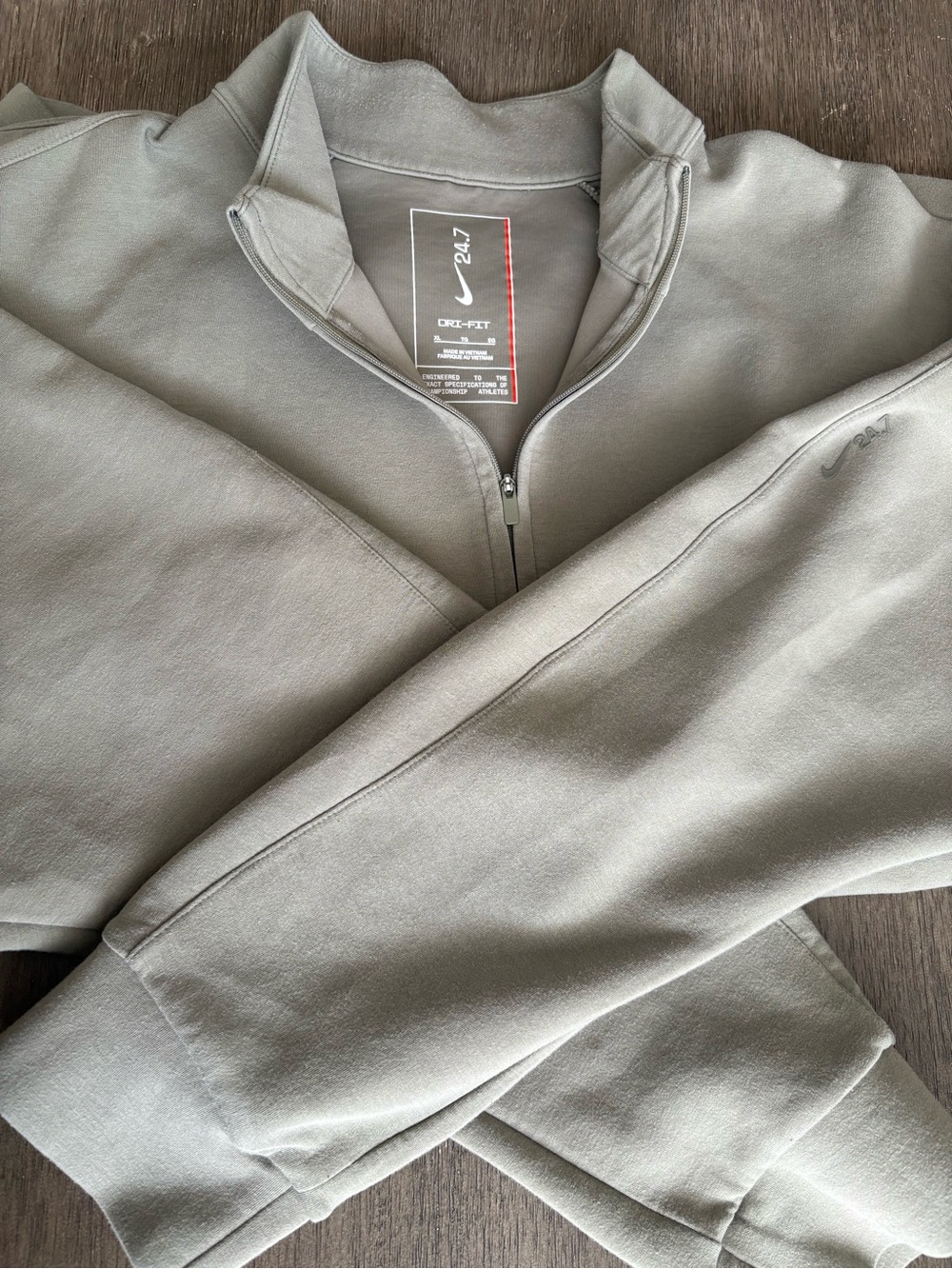 Nike 24.7 impossibly soft dri fit 1/2 zip in khaki green